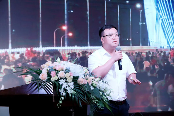 ����ͬ�޾۰��񣬰˷�����ҫ�س�ح����2021���M���Ĵ�վ¡�����_