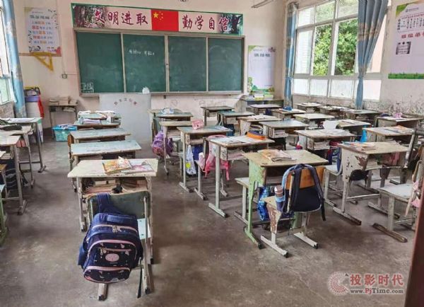 �|����ԭ����-93��װ�Ӽ���ͶӰ�O(sh��)�������h�(y��ng)С�W(xu��)