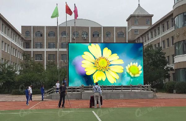 فǻУ@Ĵx_LED@ʾ