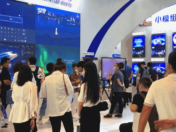 ����ֱ��������(qi��ng)���޲�ҕ�X(ju��)ʢ����������IFCչ��