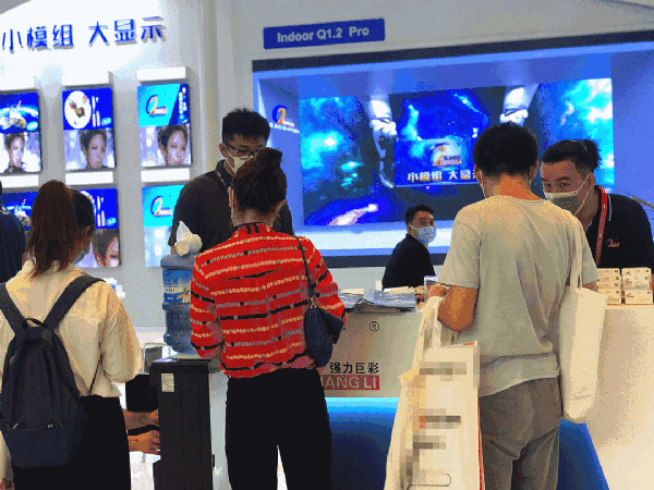 ����ֱ��������(qi��ng)���޲�ҕ�X(ju��)ʢ����������IFCչ��