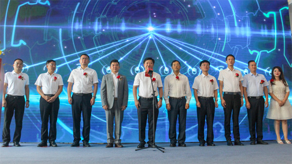 �Lɳ�����ǅ^(q��)ί��ӛ���������У�����������ʽͶ�a(ch��n)