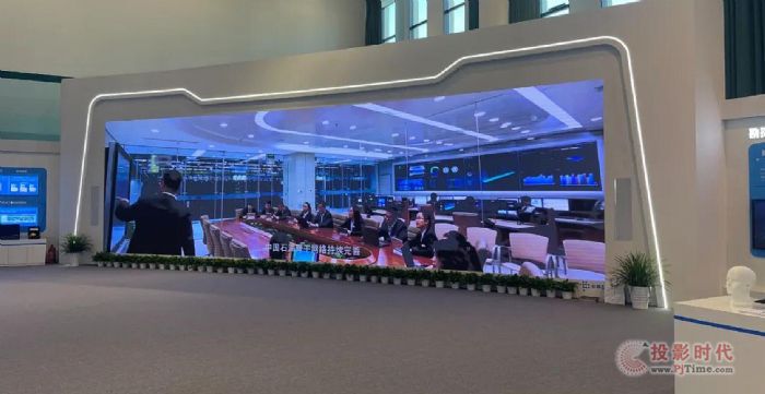 ���M�Ƽ���(chu��ng)�º͔��ֻ��D���������_���c��ʯ�ͿƼ��c��Ϣ����(chu��ng)��չ��