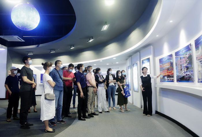 �ɖ|���ˣ��Ϸ��������M(j��n)���й�˾�������