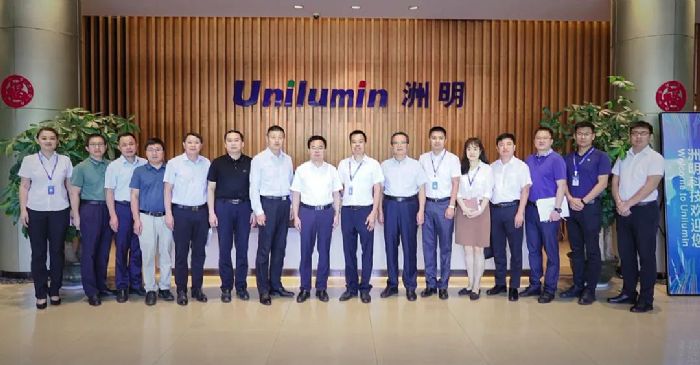 �V����ɫ�����L������һ���W�R�����{(di��o)��