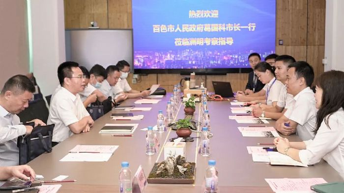 �V����ɫ�����L������һ���W�R�����{(di��o)��