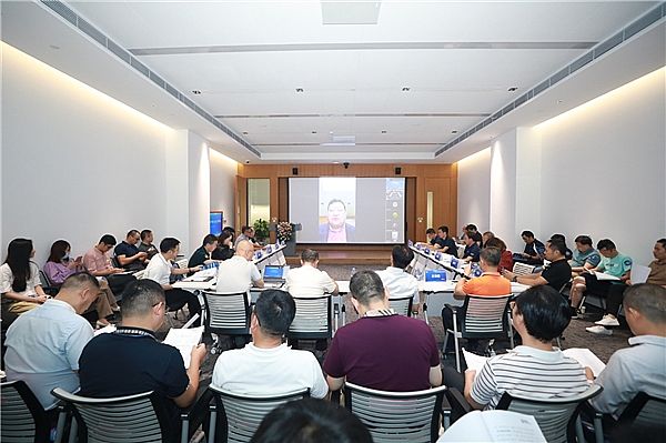 2022全國商顯行業(yè)系列參訪走進(jìn)鴻合科技:共促商顯行業(yè)高質(zhì)量發(fā)展