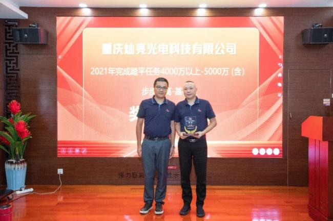 �߸�^�M(j��n)��δ��(l��i)��������(qi��ng)���޲�ʡ��(j��)��(j��ng)�N�̵����Ε�(hu��)�h�A�M�e�У�