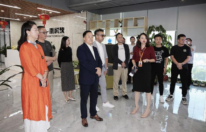 深圳市室內(nèi)設(shè)計(jì)師協(xié)會(huì)設(shè)計(jì)師參觀一禾科技