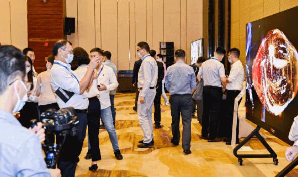 ������8K��Ļ����LED�@ʾ�a(ch��n)�I(y��)�l(f��)չ���c(di��n)Փ��