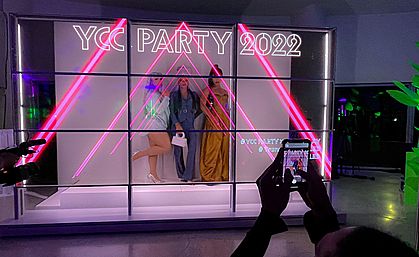 ��Խ̓�M�c�F(xi��n)����͸��OLED���������^�ɳ��m(x��)�l(f��)չ