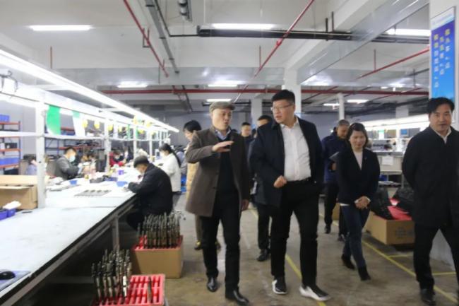 �x����ί��ί�������L��I(xi��n)һ���W�R�����_(d��)����{(di��o)��ָ��(d��o)������