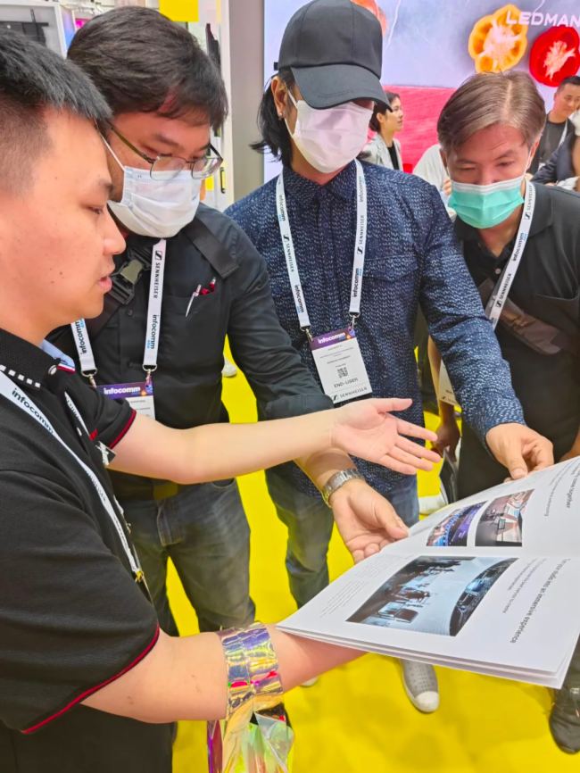 ҕ˴ΔyGXIIWKȶСgLEDذƷxR̓MĔz(chung)½QInfoComm Asia