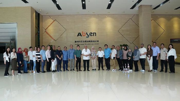 �R������ɰ��Խ������һ�е��L����ɭ