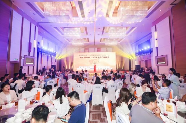 ��(ji��ng)��AET����̩Tϵ�Дث@LED�ׄ�(chu��ng)��(ji��ng)