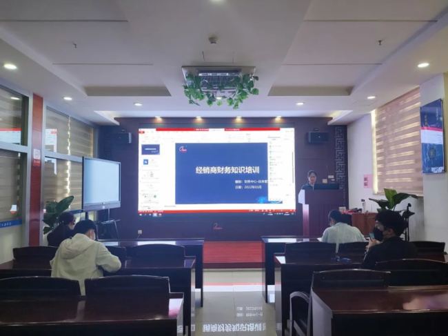 ����N������ռ���p��һ����(qi��ng)���޲ʾ����{�ηQ����