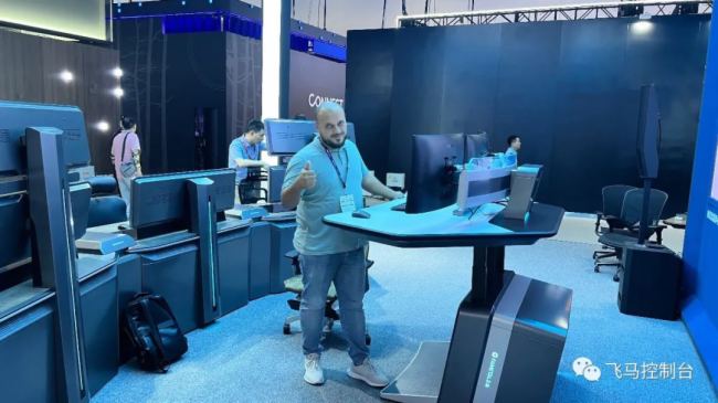 ֱ���F(xi��n)��(ch��ng)��FAMETAL�w�R�ǻۻ������_(t��i)ȫϵ��(chu��ng)������(sh��)�����౱�� InfoComm China 2023