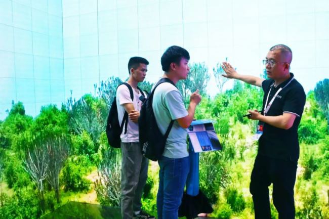 深京聯(lián)展 精彩回顧:鑫億光LED智能互動(dòng)地磚屏賦能多元化場(chǎng)景應(yīng)用