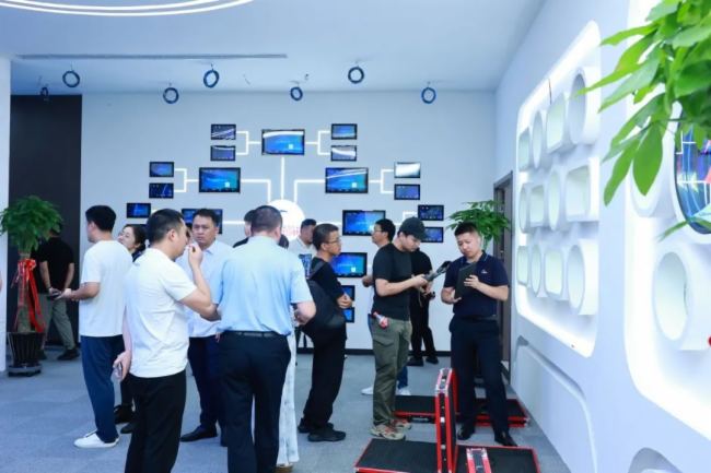 �R�ۄ�(chu��ng)�¿Ƽ�������ҕ ʢ�磡��(qi��ng)���޲�LED�Ƽ��w�(y��n)�^�����������_(t��i)��ʢ���_�I(y��)��