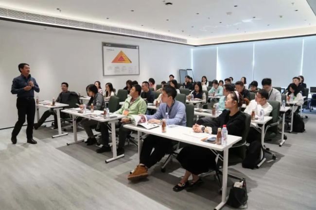 ������W(xu��)�R�S�̌W(xu��)Ժ�������M(j��n)����ɭ���^����