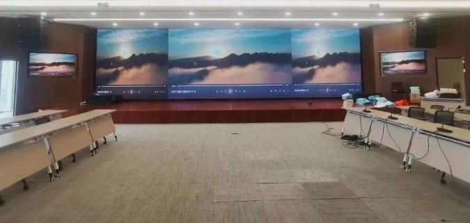 �ИI(y��)�YӍ��LED�@ʾ���ИI(y��)�Ј�ǰ���V�����(sh��)���ں����ƶ�Ԫ��(y��ng)��