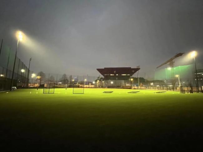 ���x����˼�մ�LEDͶ����������w������������(ch��ng)