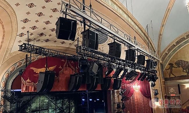 L-Acoustics L系列和L-ISA沉浸式超真實擴聲技術(shù)聯(lián)手打造百老匯《局外人》的魔幻世界