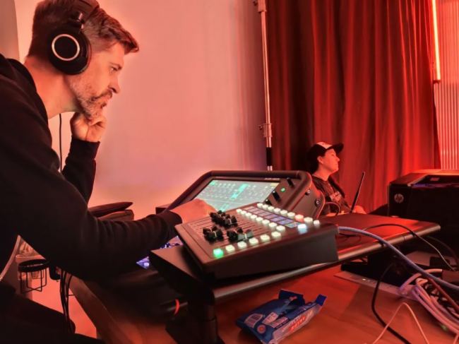 ~sǸAri Abdul㳪ĕAllen & Heath Avantis Solo@Gֱg