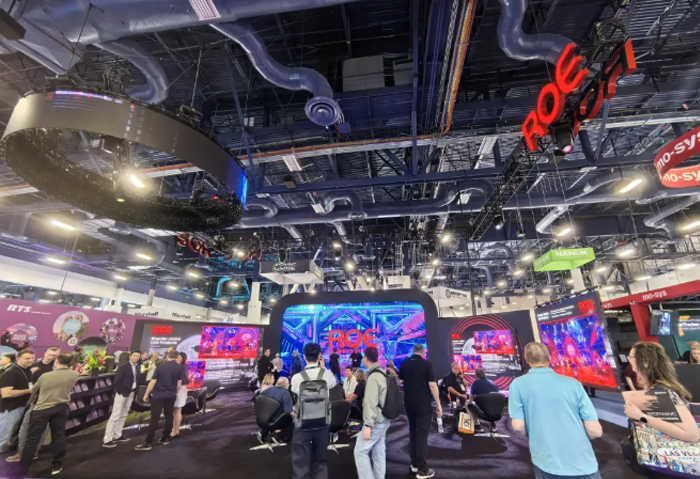 NAB Show 2025\WӡRءI(lng)NƼƼPIXREAL߾SƼչʾLED@ʾ̓MĔzQʽAI