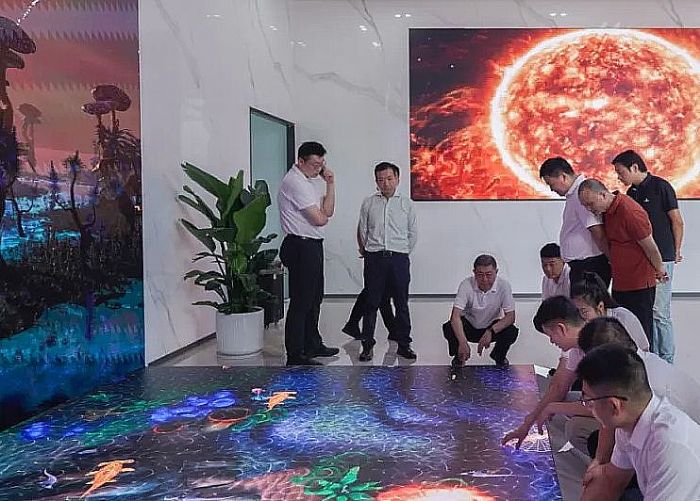 �ɂ��ك|������ݿƞ����LEDֱ�@���_������ـ��ģʽ