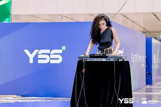 YSS2025���H���ꄓ(chu��ng)�´���A�M��Ļ