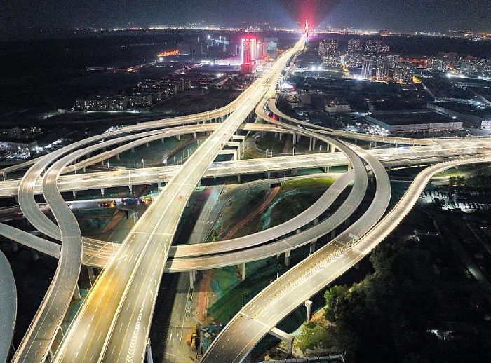 光智領(lǐng)航,載譽前行,三思,2025,十大里程碑,全景回顧