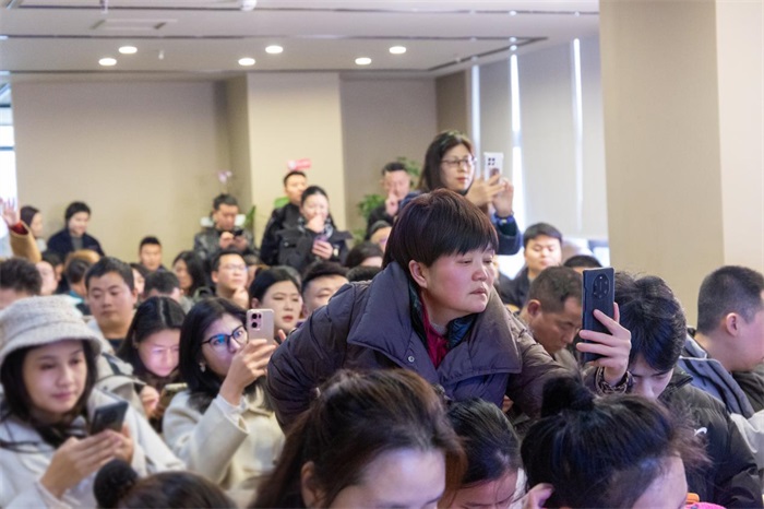 �ؑc�ɹ��e�kAI�x��ǧ���f���������헑�(zh��n)�Ժ��������L�����̘I(y��)�D��