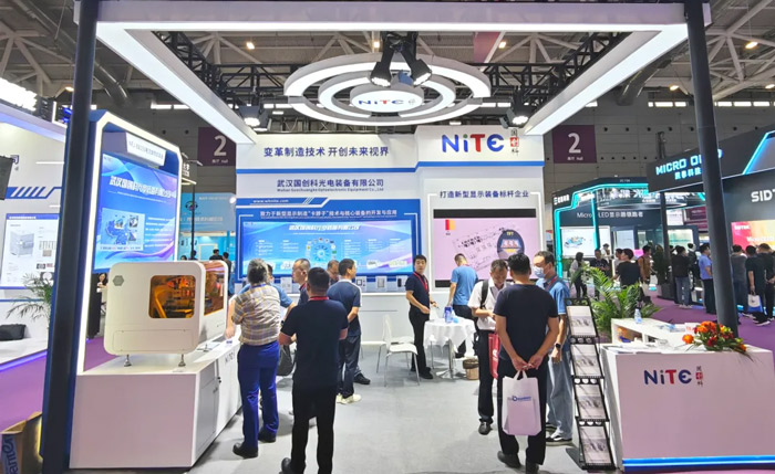 ���|�����A�ǃɴ�·�������P(gu��n)�I��(ji��)�c(di��n)����������nϵ�Ŕ࣬�д�ߴ�OLED���������